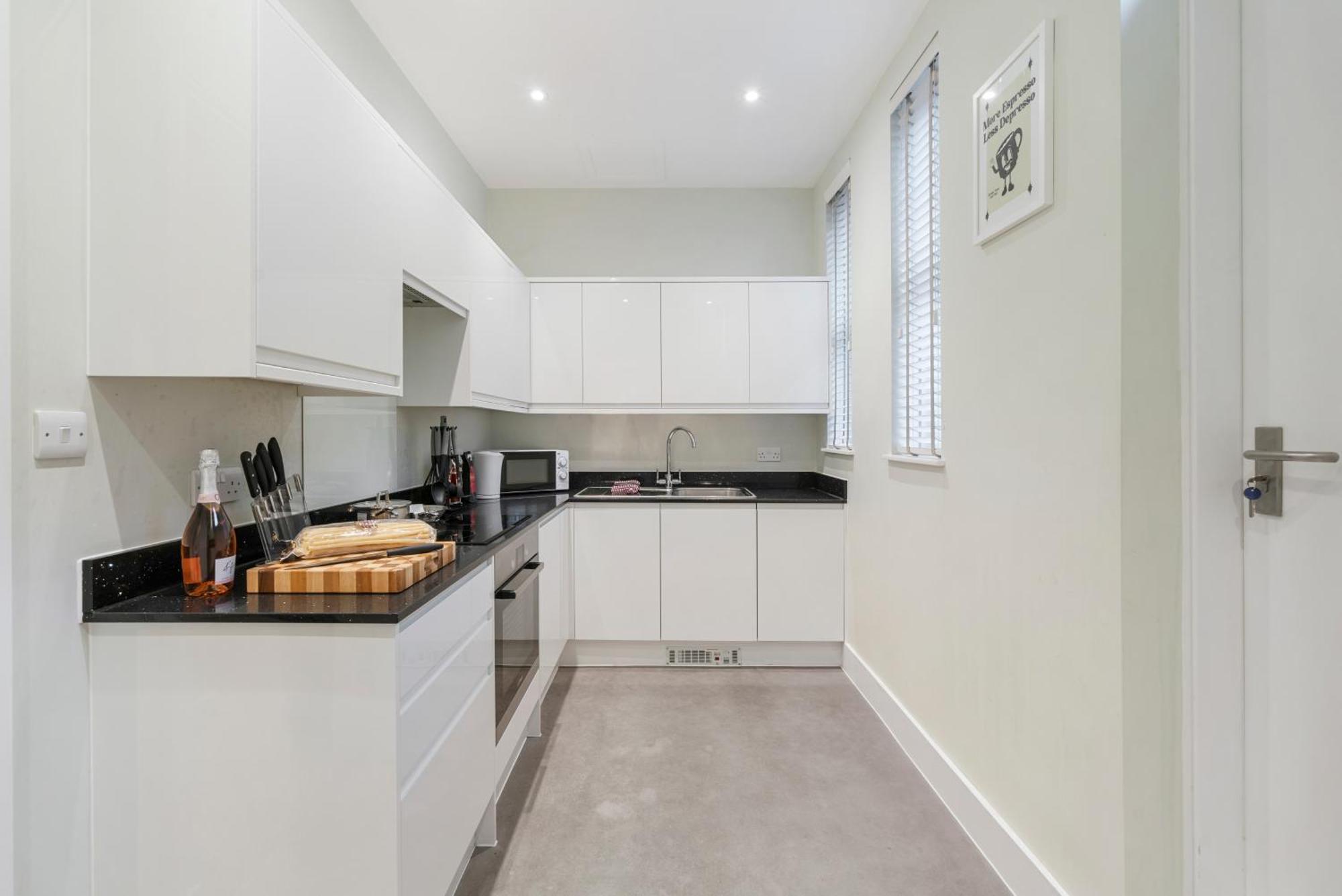 Chic 2 Bed Maisonette In Mayfair 32A London Exterior photo