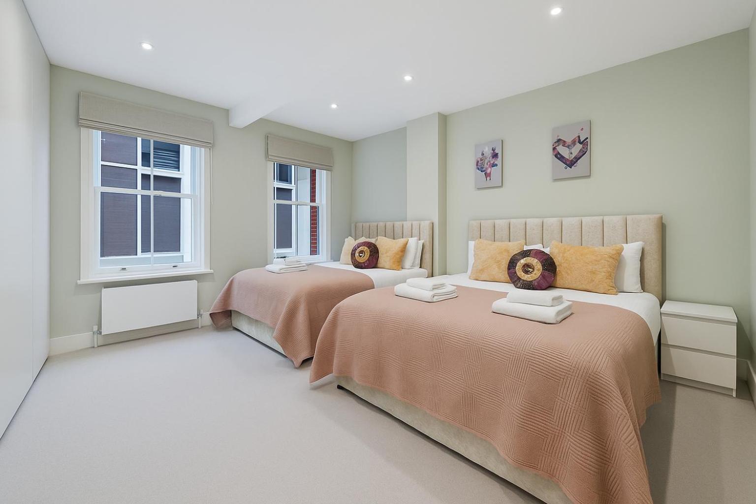 Chic 2 Bed Maisonette In Mayfair 32A London Exterior photo
