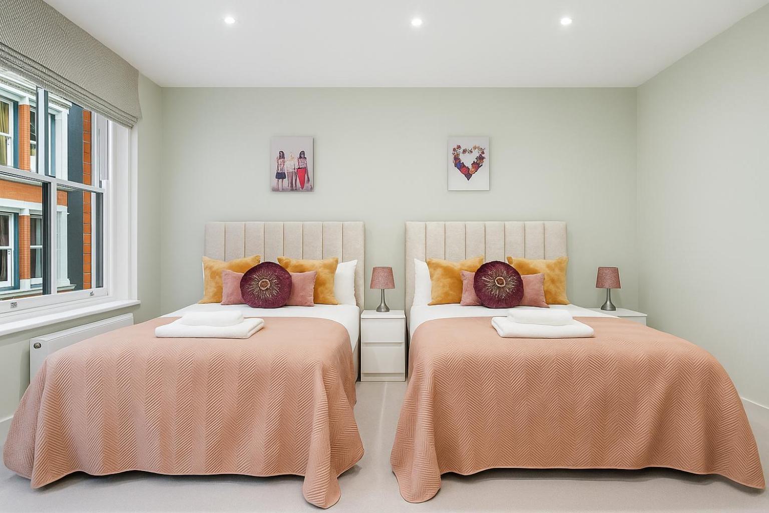 Chic 2 Bed Maisonette In Mayfair 32A London Exterior photo